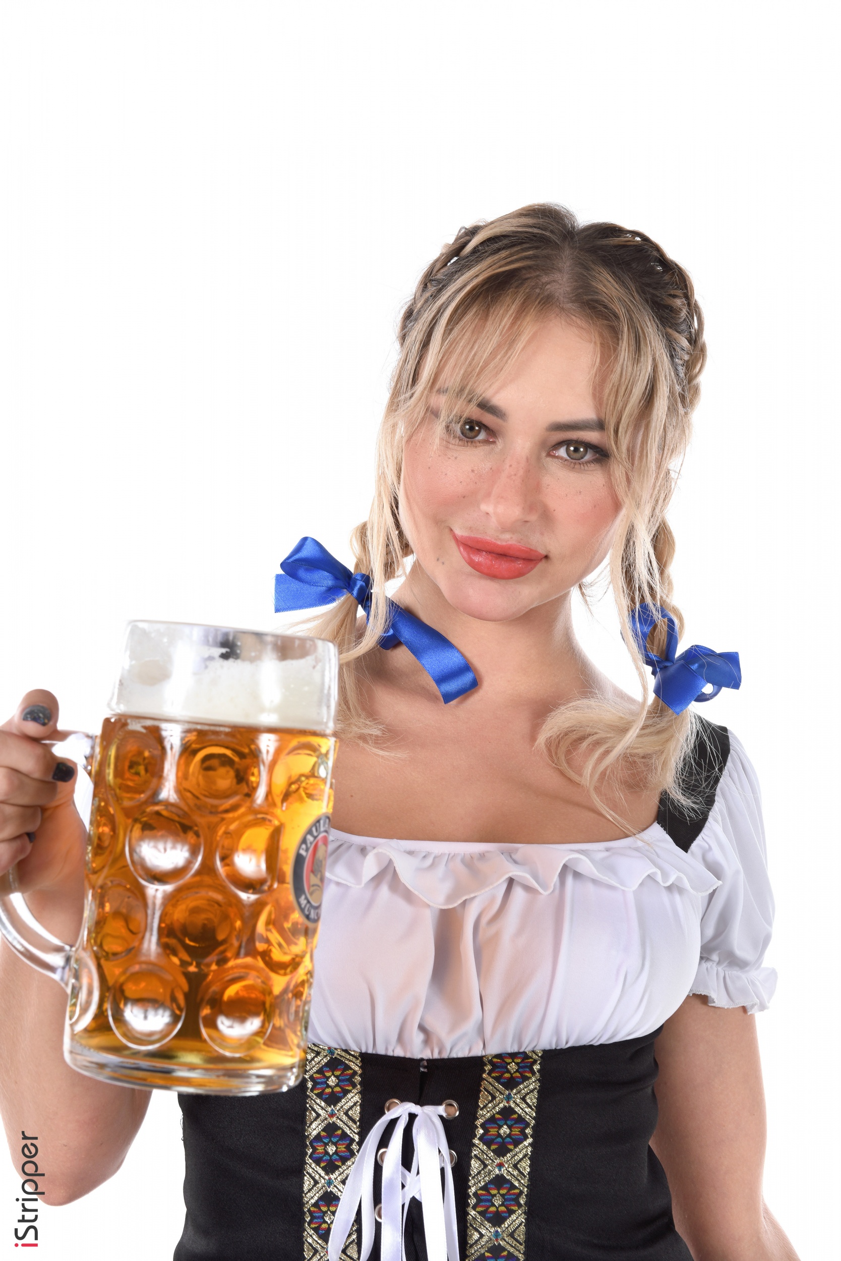 Hot babe - Noemi Moon in Bavaria club